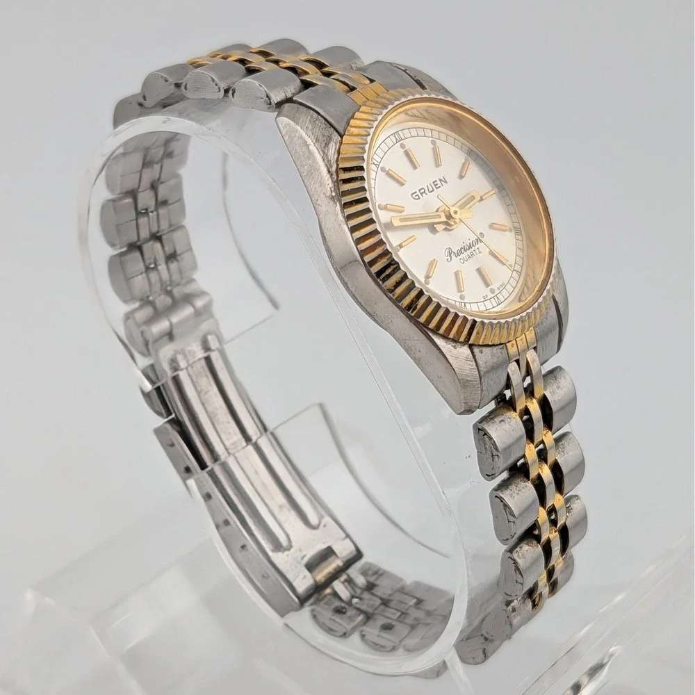 Gruen Precision Quartz Two Tone Fluted Bezel Watch 25mm‎ Silver Sunburst Dial